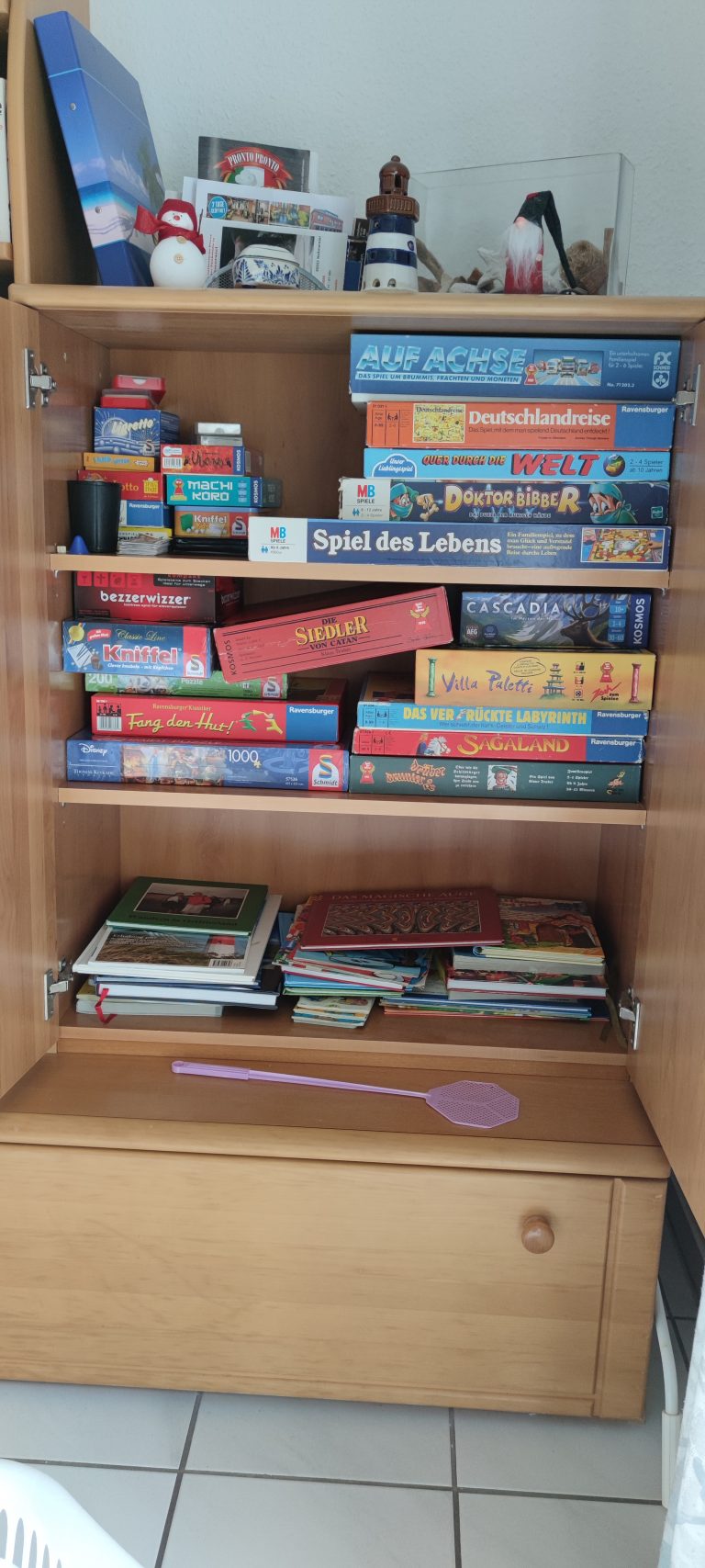 Spieleschrank